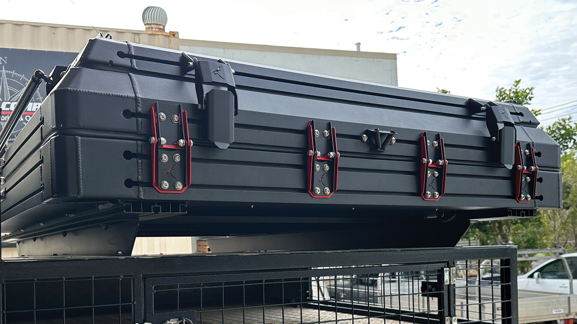 TX27 Hardshell Rooftop Tents - Image 5